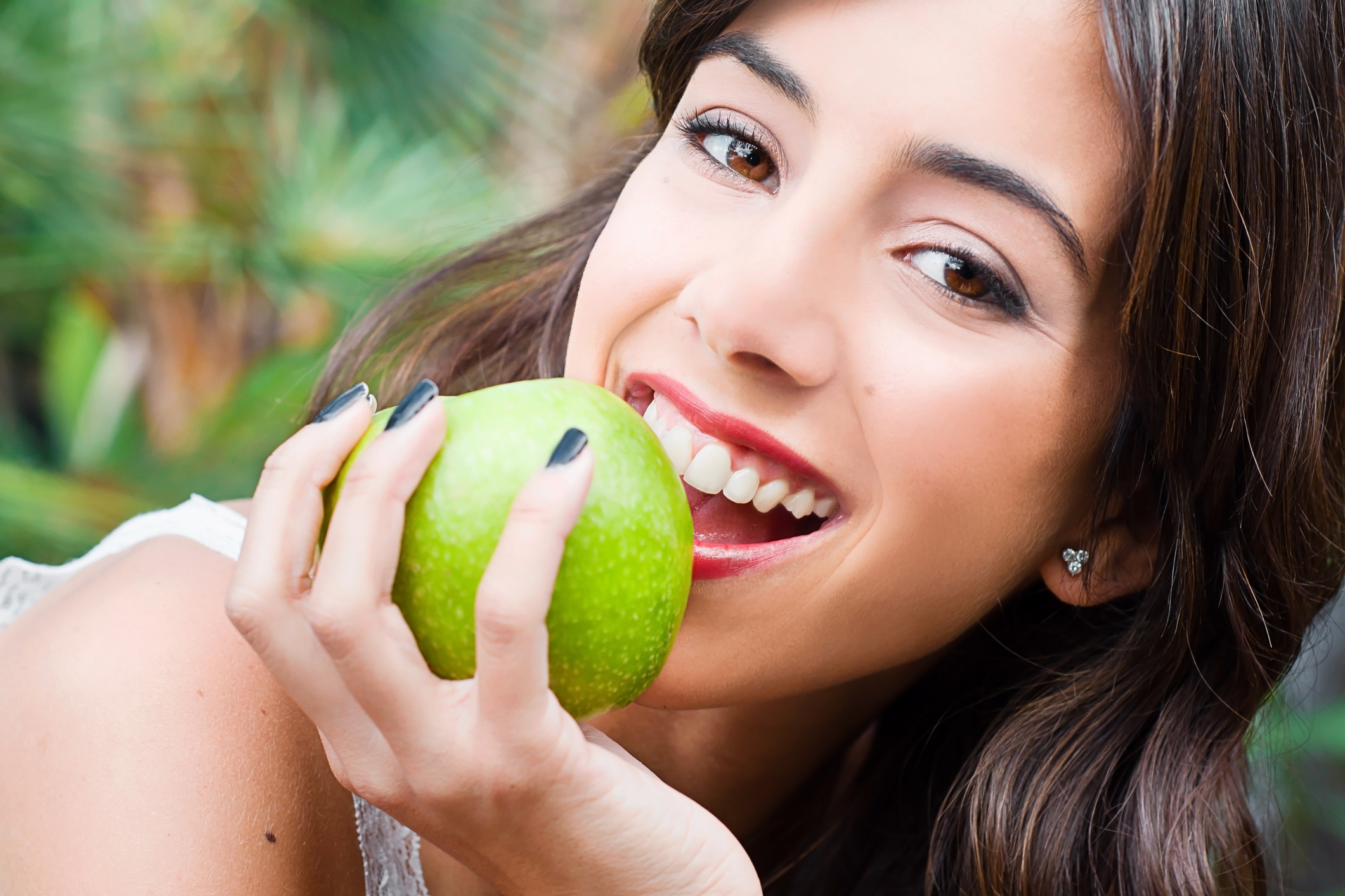 If you've recently had a tooth extraction, you should not delay getting a dental implant for a number of reasons. Make an appointment today to see our Grosse Pointe dentist today to have that tooth replaced.