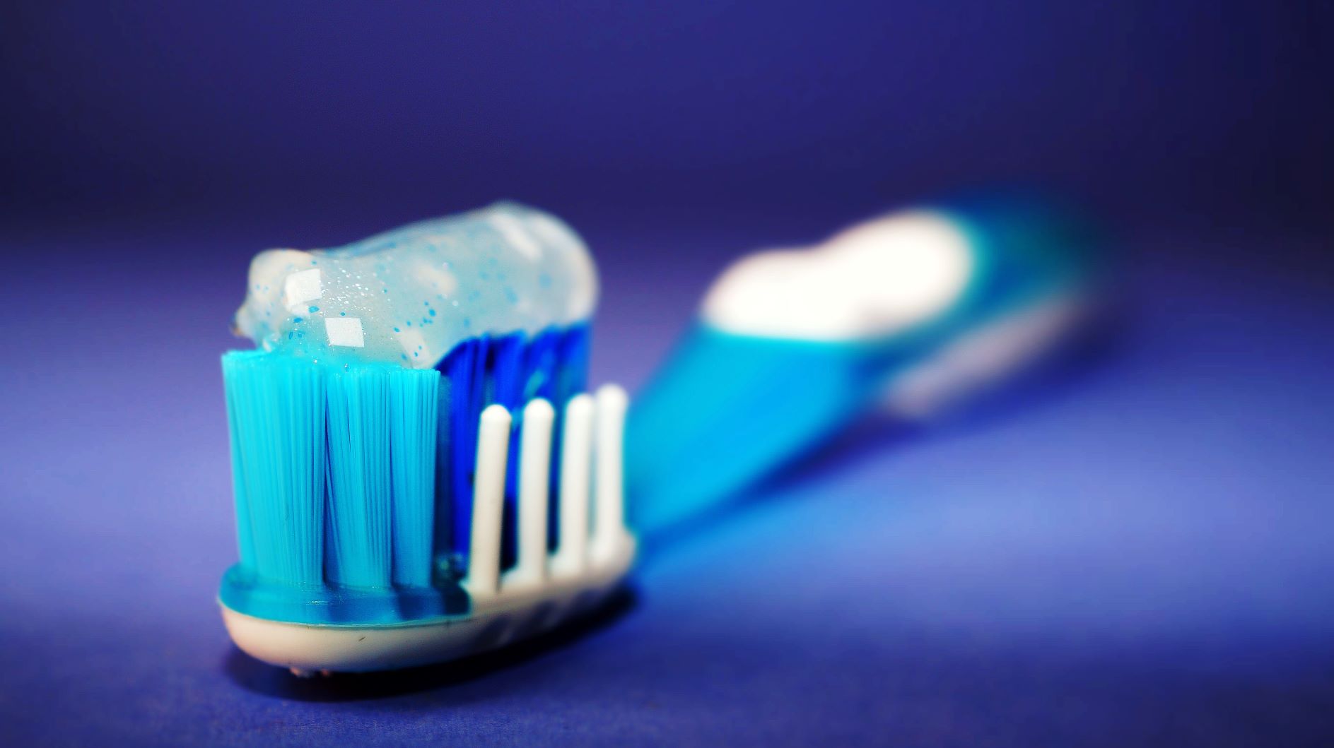 Whitening toothpastes can have a variety of effects on your teeth and gums.